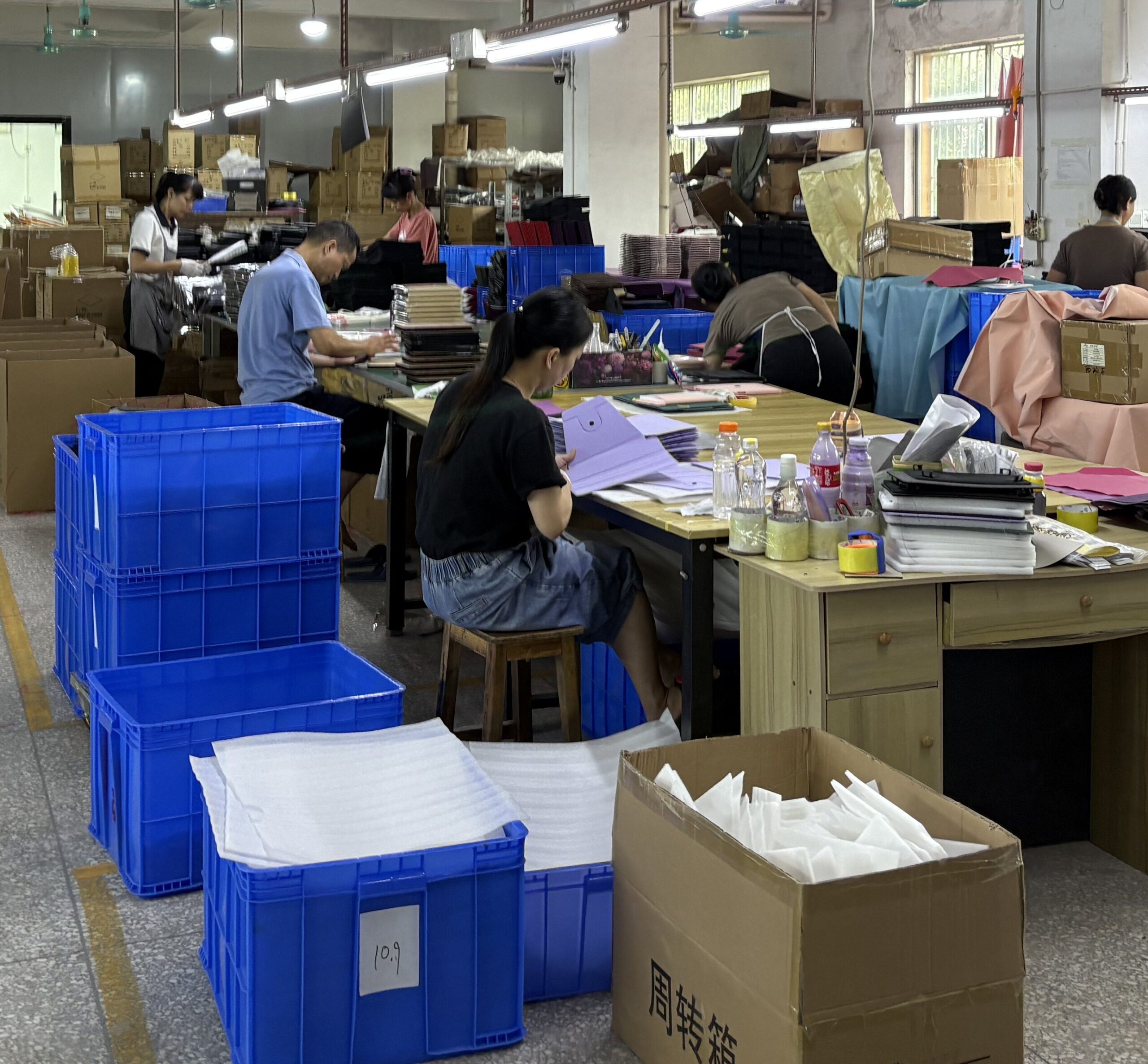 OEM leather tablet case manufacturing workshop in China